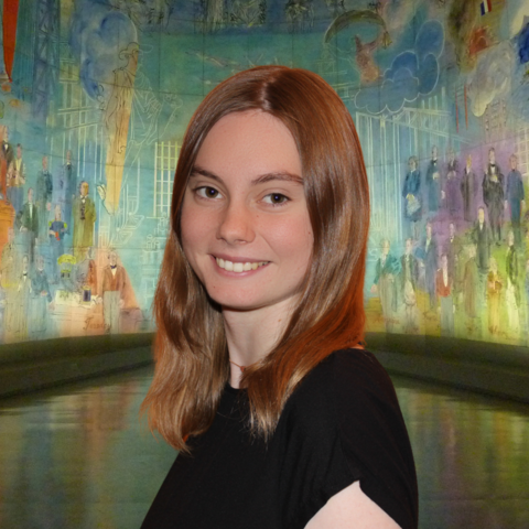 sophie jones headshot